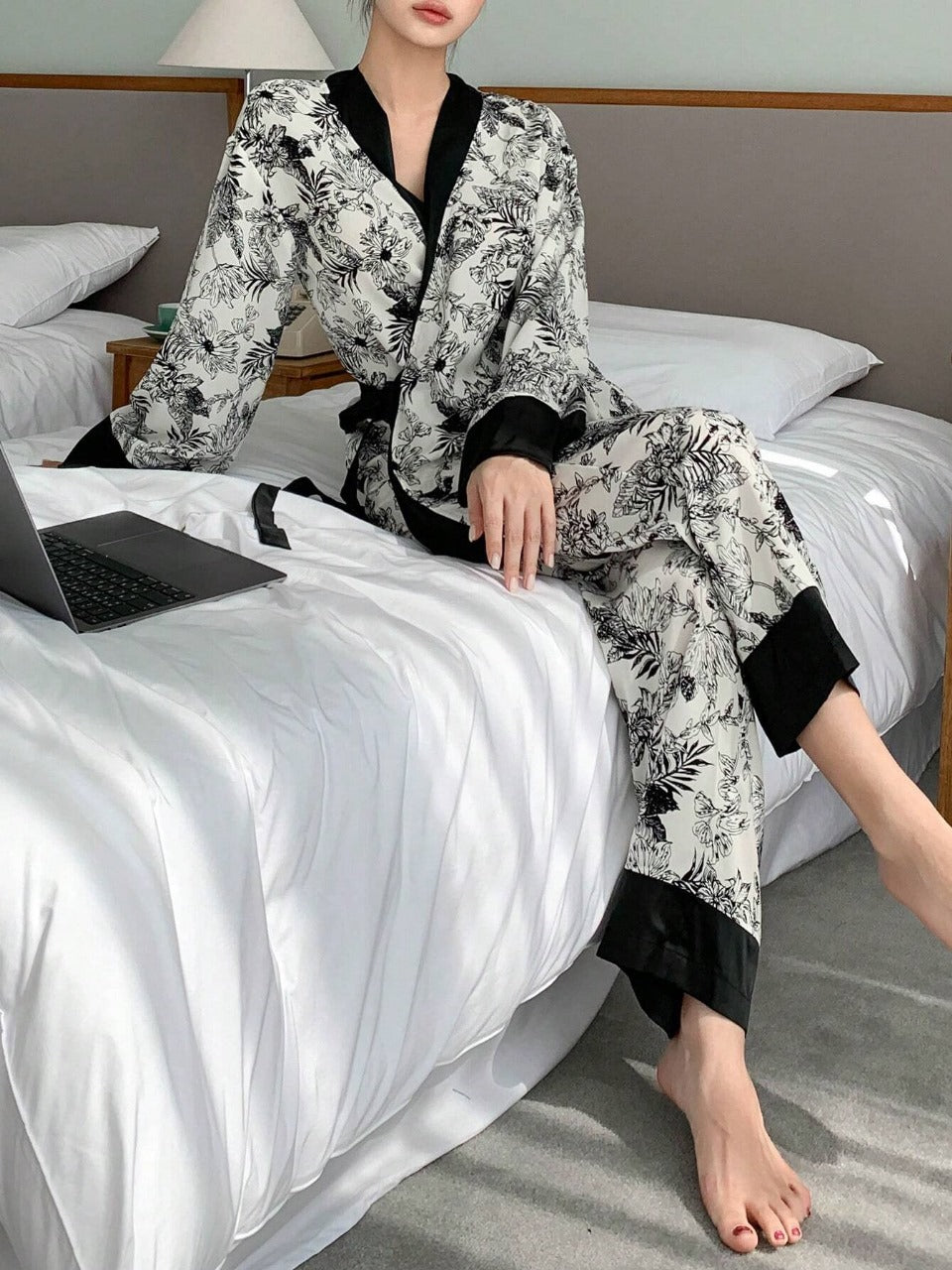 DAZY Floral Print Contrast Trim Knot Side PJ Set