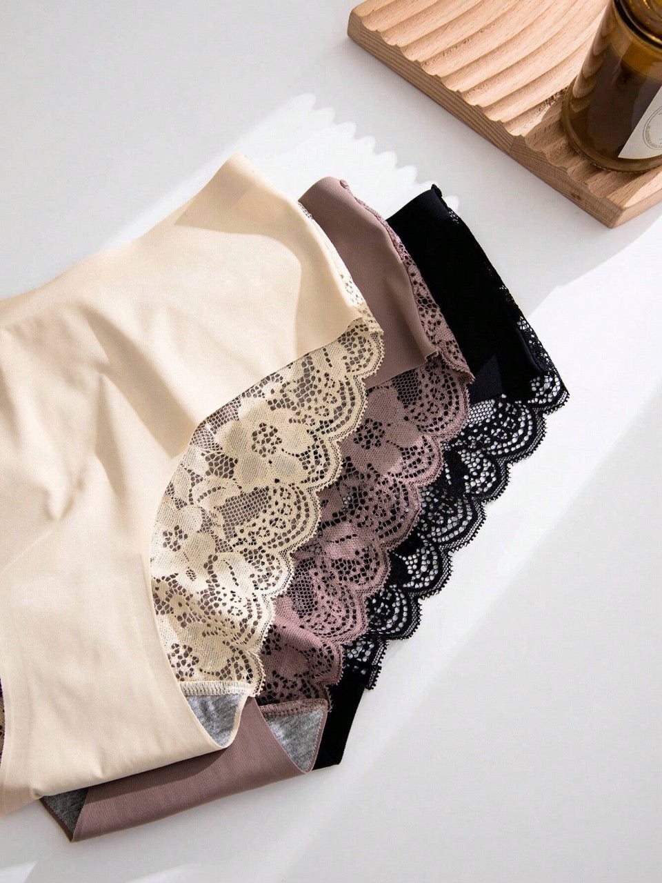 3pcs Contrast Lace Scallop Trim Brief Lingerie