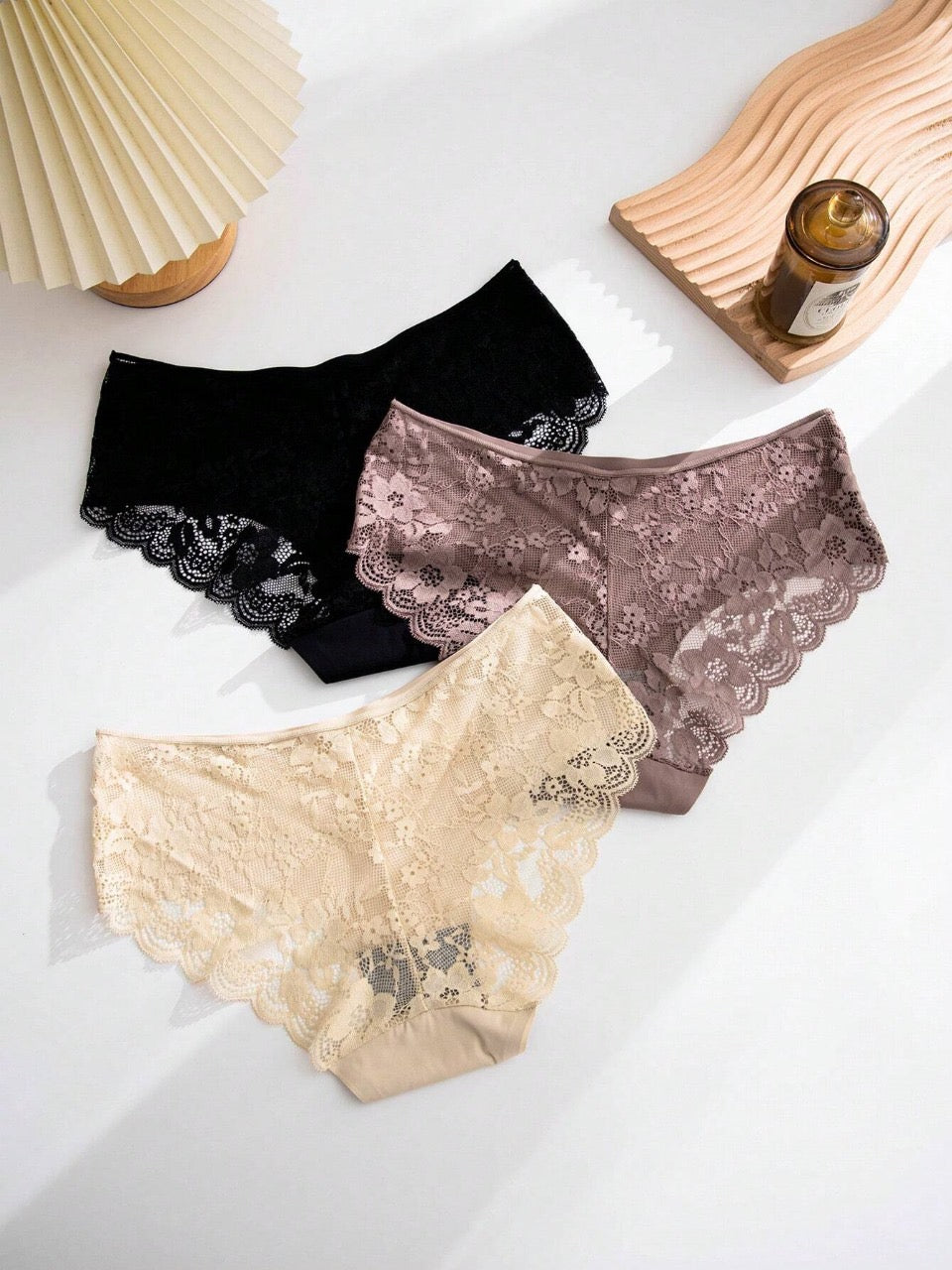 3pcs Contrast Lace Scallop Trim Brief Lingerie