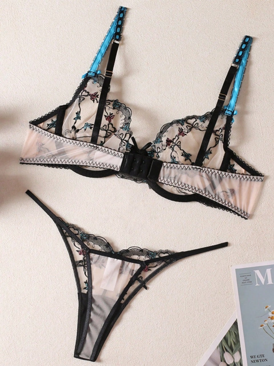 2pcs/set French Romantic Wedding Exquisite Women's Lingerie Set, Luxury Lace Embroidery Push Up Bra And Panty