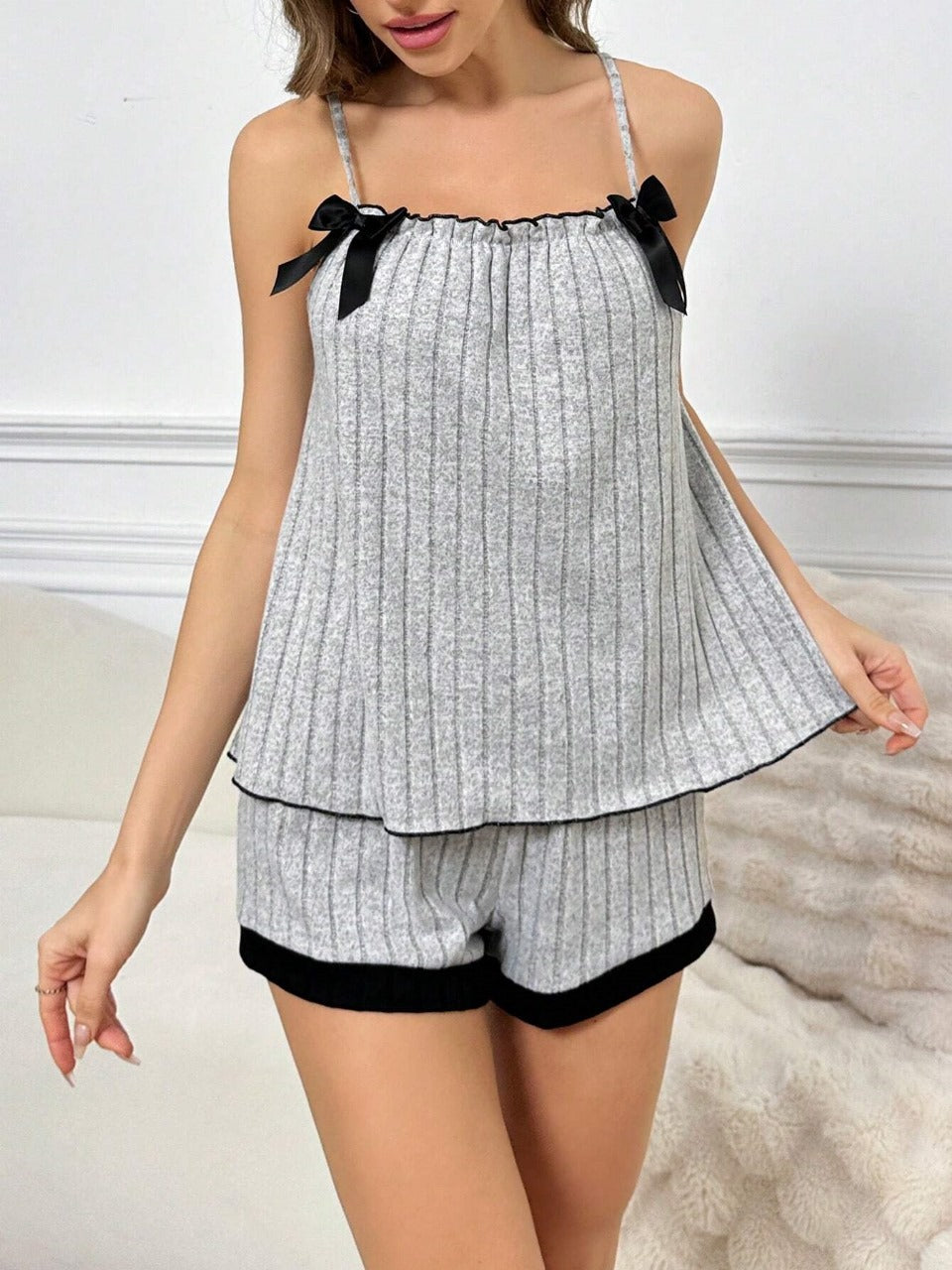 Color-Block 3D Bowknot Spaghetti Strap Top And Shorts Pajama Set