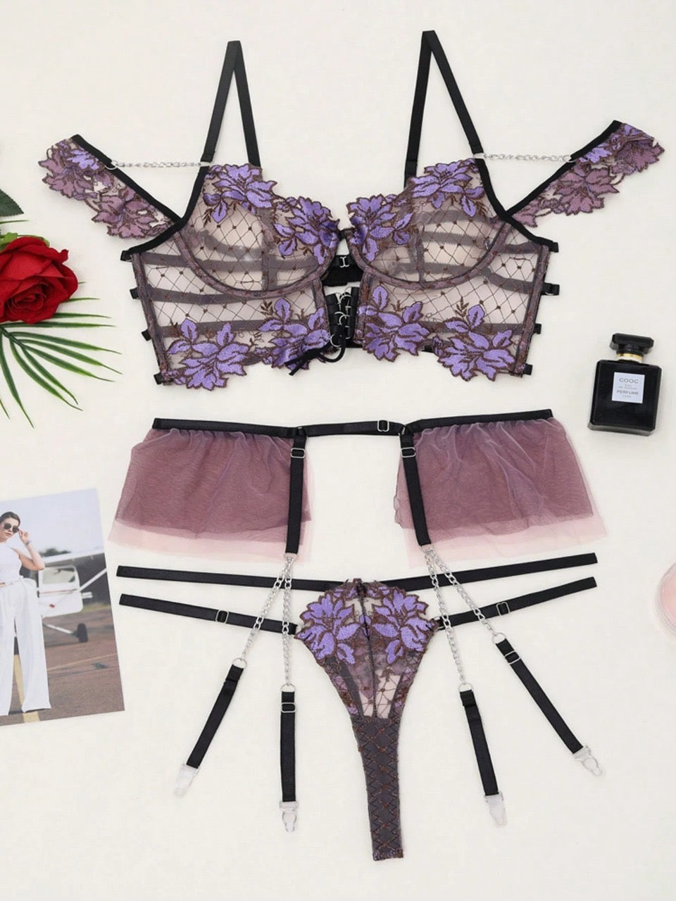 Woman's Sexy Lingerie Set Gathering Garter Belt With Steel Support Bra Flower Embroidery 3 Pieces Set