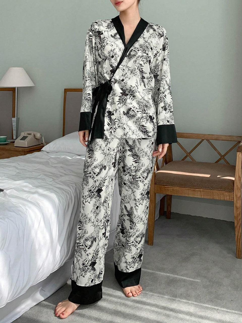DAZY Floral Print Contrast Trim Knot Side PJ Set