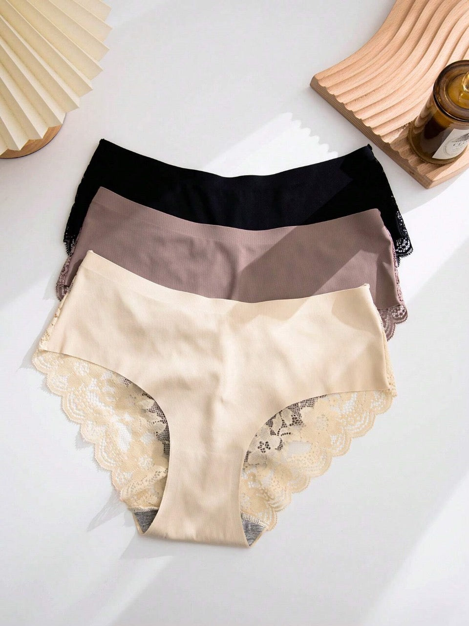 3pcs Contrast Lace Scallop Trim Brief Lingerie