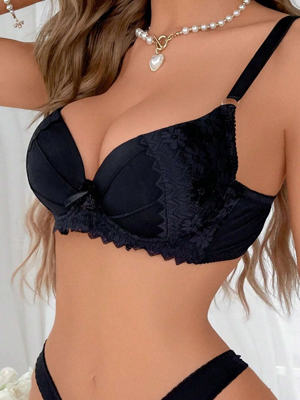 Women's Luxurious & Sexy Lingerie Bra. (BLACK)