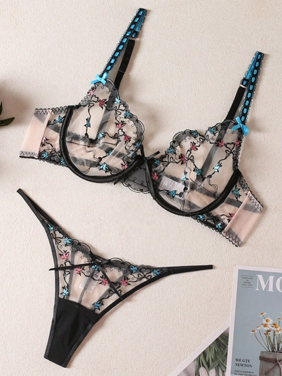 2pcs/set French Romantic Wedding Exquisite Women's Lingerie Set, Luxury Lace Embroidery Push Up Bra And Panty